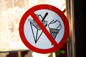 warning-sign-of-prohibited-food-and-beverage